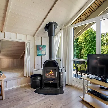 Isving - 1-1km To The Fjord By Interhome