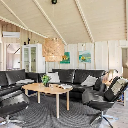 Isving - 1-1km To The Fjord By Interhome Feriehus *